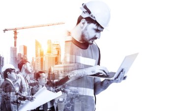 Geleceğin inşaat mühendisliği projesi konsepti ve çift pozlama grafik tasarımı. İnşaat mühendisi, mimar ya da modern sivil ekipman teknolojisiyle çalışan inşaat işçisi.