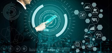 SEO - Çevrimiçi Pazarlama Konsepti için Arama Motoru Optimizasyonu. Anahtar kelime araştırma web sitesinin tanıtımını gösteren modern grafik arayüzü müşteri aramasını optimize ederek ve pazar stratejisini analiz ederek.