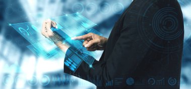 İş Mali Analitik Konsepti için Büyük Veri Teknolojisi. Modern grafik arayüzü ekranda iş satış raporu, kâr tablosu ve hisse senedi eğilimleri analizi hakkında devasa bilgiler gösteriyor.