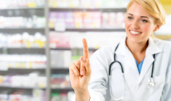 Una Farmacéutica Que Trabaja Farmacia Servicio Atención Médica Personal Médico — Foto de Stock