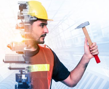 Geleceğin inşaat mühendisliği projesi konsepti ve çift pozlama grafik tasarımı. İnşaat mühendisi, mimar ya da modern sivil ekipman teknolojisiyle çalışan inşaat işçisi.