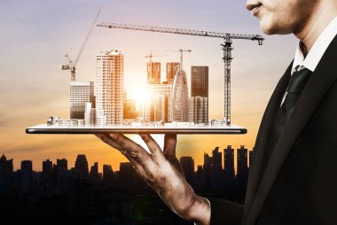 Yenilikçi mimari ve inşaat mühendisliği inşaat projesi. Profesyonel mimar, işçi ve mühendis tarafından yapılan yaratıcı grafik tasarımı altyapı şehir binası kavramını gösteriyor.