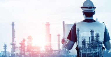 Yaratıcı grafik tasarımında gelecek fabrika ve enerji endüstrisi konsepti. Petrol, gaz ve petrokimyasal rafineri fabrikası yeni nesil enerji ve enerji sektörünü gösteriyor..