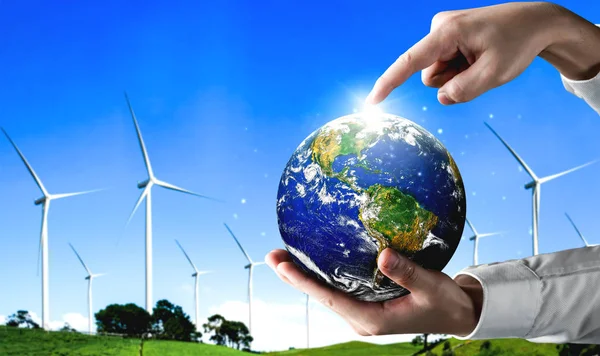 Conceito Desenvolvimento Sustentável Por Energia Alternativa Homem Mão Cuidar Planeta — Fotografia de Stock