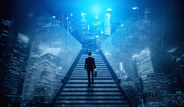 Амбициозный бизнесмен поднимается по лестнице, чтобы ответить на входящие вызовы и деловые возможности. Высокая лестница представляет собой концепцию успеха карьерного пути, будущего планирования и бизнес-соревнований.