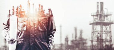 Yaratıcı grafik tasarımında gelecek fabrika ve enerji endüstrisi konsepti. Petrol, gaz ve petrokimyasal rafineri fabrikası yeni nesil enerji ve enerji sektörünü gösteriyor..
