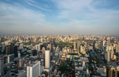 Bangkok City, Tayland 'ın şehir manzarası ve ufuk çizgisi. Bangkok, Tayland 'ın en büyük şehri ve en iyi seyahat yeridir..