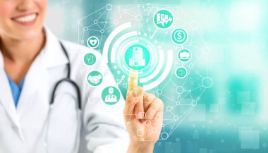 Simge grafik arayüzü gösteren sağlık insanlar, para planlama, risk yönetimi, tıbbi tedavi ve kapsama yararı sağlık sigortası kavramı - Doktor hastanede sağlık sigortası ile ilgili.