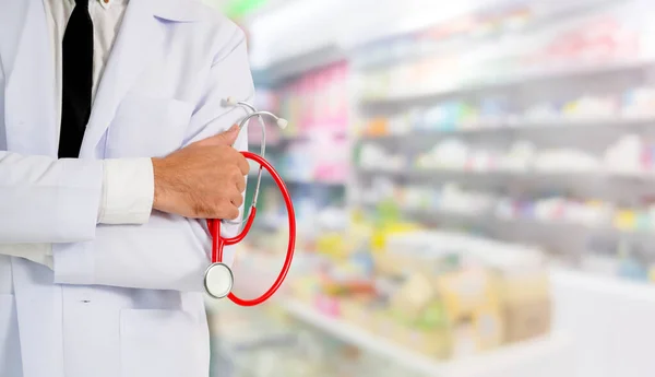 Jovem Farmacêutico Que Trabalha Farmácia Assistência Médica Farmacêutica — Fotografia de Stock