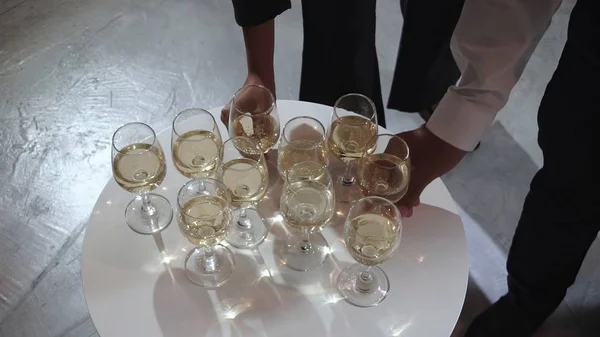 Succesvolle Zakenmensen Drinken Wijn Champagne Met Teamleden Balzaal Het Business — Stockfoto