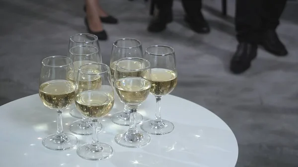 Succesvolle Zakenmensen Drinken Wijn Champagne Met Teamleden Balzaal Het Business — Stockfoto