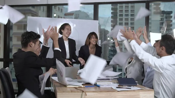 Empresário Asiático Sucesso Mulher Negócios Celebram Sucesso Projeto Enquanto Participam — Fotografia de Stock