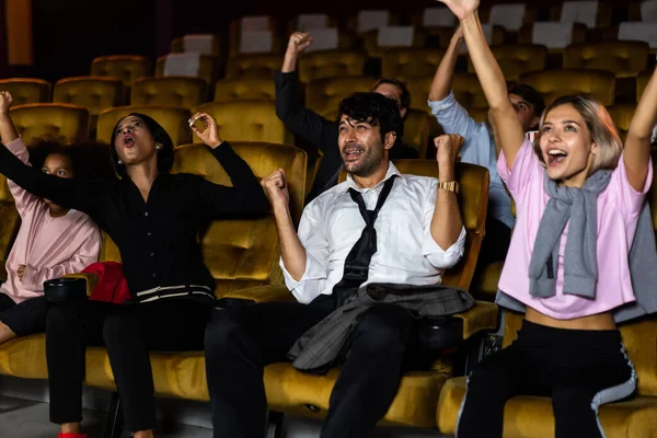 Público Feliz Emocionante Cinema Cinema Grupo Atividade Recreação Conceito Entretenimento — Fotografia de Stock