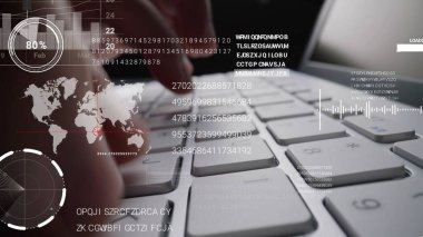 Grafik kullanıcı arayüzü GUI hologramı ile dizüstü bilgisayar klavyesinde çalışan adam büyük veri bilimi teknolojisi, dijital ağ bağlantısı ve bilgisayar programlama algoritması kavramlarını gösteriyor.