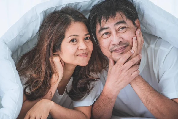 Feliz Asiático Casal Sênior Ter Bom Tempo Casa Reforma Dos — Fotografia de Stock