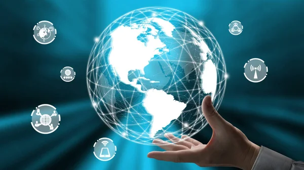 Modern yaratıcı telekomünikasyon ve internet ağı akıllı şehirde birleşiyor. 5G kablosuz dijital bağlantı ve gelecekteki şeylerin interneti kavramı.