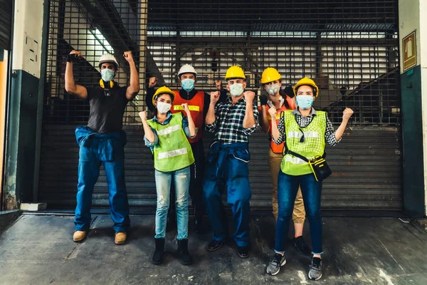 Trabalhadores Fábrica Com Alta Moral Para Combater Surto Doença Por — Fotografia de Stock