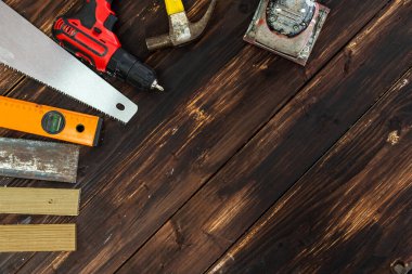 Becerikli ve marangoz için en üst düzey aletler. Ahşap işi hobisi ve Diy konsepti.