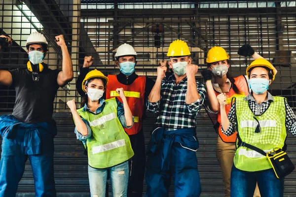 Trabalhadores Fábrica Com Alta Moral Para Combater Surto Doença Por — Fotografia de Stock