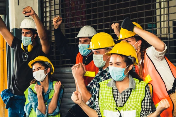 Trabalhadores Fábrica Com Alta Moral Para Combater Surto Doença Por — Fotografia de Stock