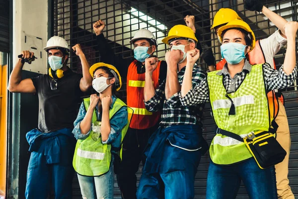 Trabalhadores Fábrica Com Alta Moral Para Combater Surto Doença Por — Fotografia de Stock