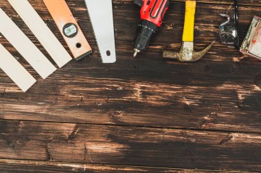 Becerikli ve marangoz için en üst düzey aletler. Ahşap işi hobisi ve Diy konsepti.