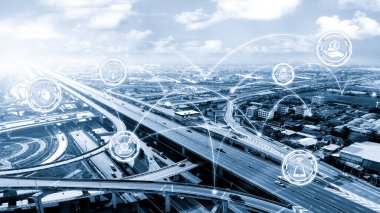 Modern yaratıcı telekomünikasyon ve internet ağı akıllı şehirde birleşiyor. 5G kablosuz dijital bağlantı ve gelecekteki şeylerin interneti kavramı.