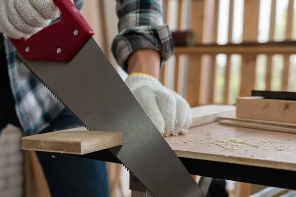 Falegname Che Lavora Artigianato Legno Officina Produrre Materiale Costruzione Mobili — Foto Stock