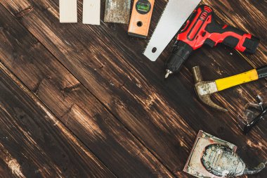 Becerikli ve marangoz için en üst düzey aletler. Ahşap işi hobisi ve Diy konsepti.