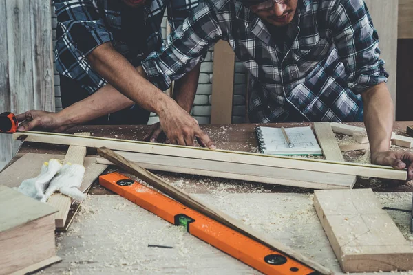 Menuisier Travaillant Sur Artisanat Bois Atelier Pour Produire Des Matériaux — Photo