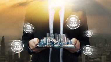 Modern yaratıcı telekomünikasyon ve internet ağı akıllı şehirde birleşiyor. 5G kablosuz dijital bağlantı ve gelecekteki şeylerin interneti kavramı.