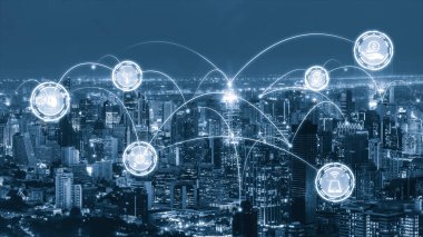 Modern yaratıcı telekomünikasyon ve internet ağı akıllı şehirde birleşiyor. 5G kablosuz dijital bağlantı ve gelecekteki şeylerin interneti kavramı.