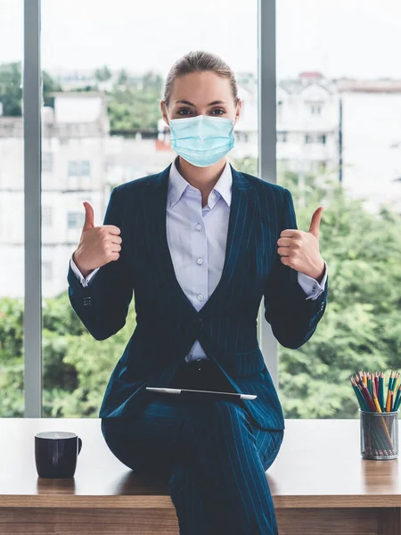 Office Worker Face Mask Quarantine Coronavirus Covid Concept Protective Working — Stock Photo, Image