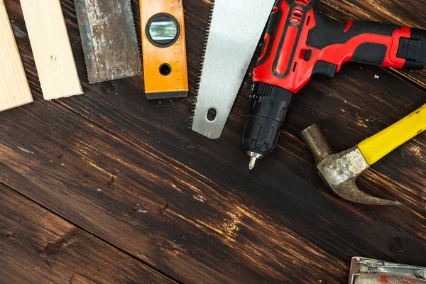 Becerikli ve marangoz için en üst düzey aletler. Ahşap işi hobisi ve Diy konsepti.