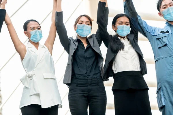 Las Personas Negocios Seguras Con Máscara Facial Protegen Del Coronavirus —  Fotos de Stock