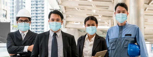 Pessoas Negócios Confiantes Com Máscara Facial Protegem Coronavirus Covid Conceito — Fotografia de Stock