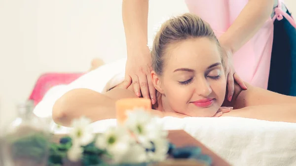 Relaxed Woman Getting Back Massage Luxury Spa Professional Massage Therapist — Stock Photo, Image