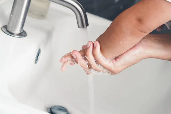 Mãe Lave Mão Bebê Para Prevenção Doença Coronavirus Nova 2019 — Fotografia de Stock