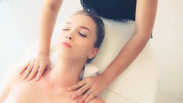Relaxed Woman Getting Shoulder Massage Luxury Spa Professional Massage Therapist — Stock Photo, Image