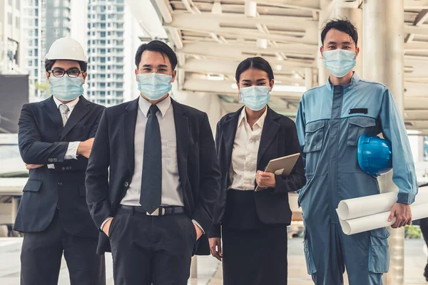 Pessoas Negócios Confiantes Com Máscara Facial Protegem Coronavirus Covid Conceito — Fotografia de Stock
