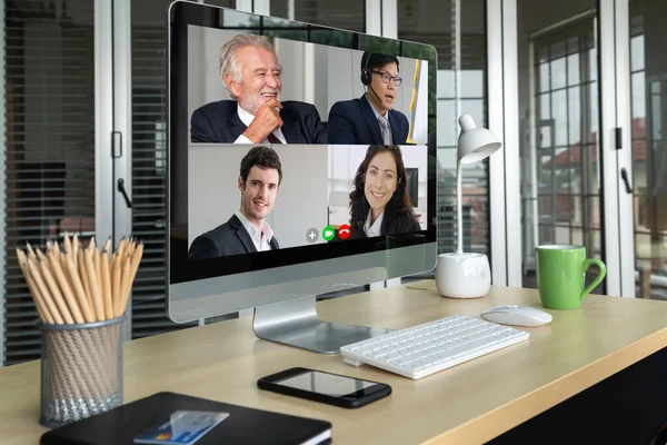 Videollamada Gente Negocios Reuniéndose Lugar Trabajo Virtual Oficina Remota Teleconferencia —  Fotos de Stock